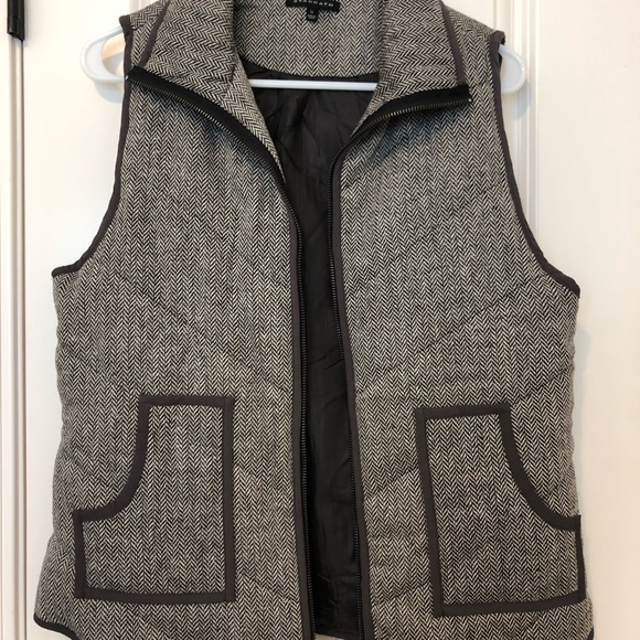Women’s Vest. - Picture 2 of 5